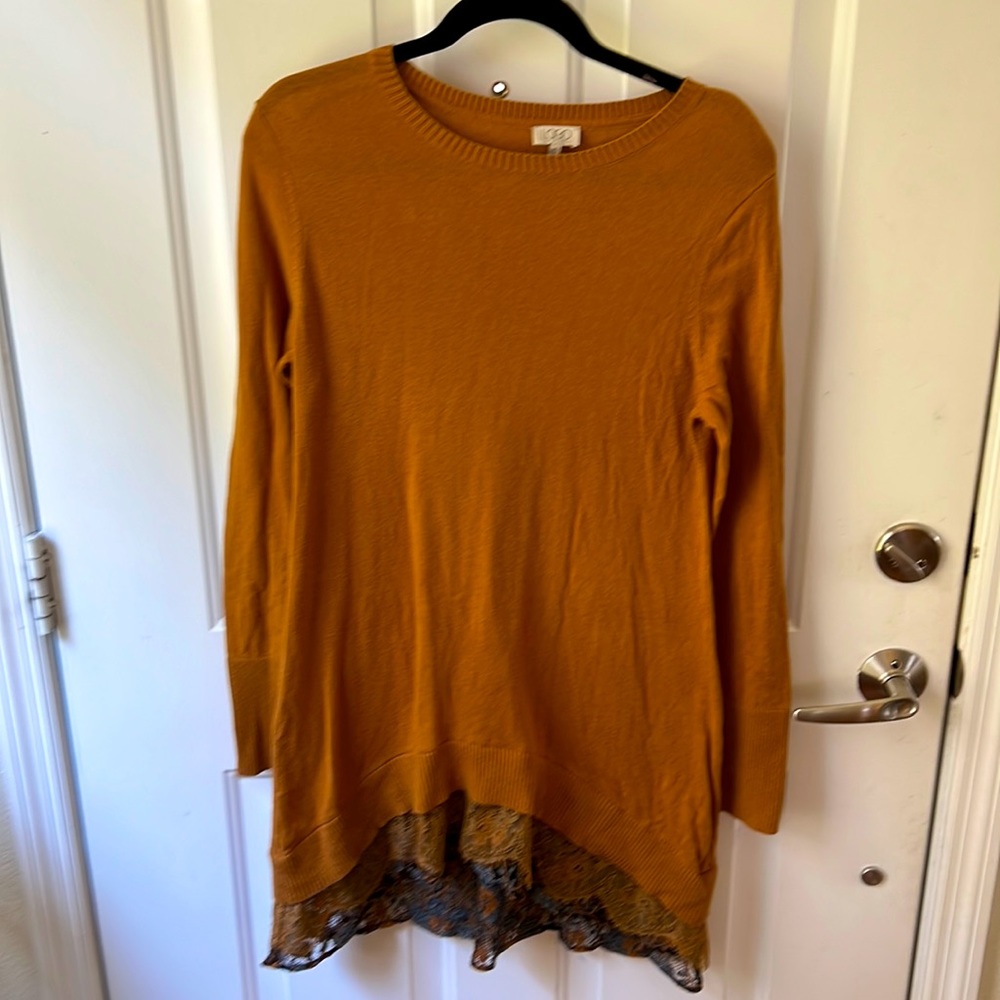 Logo cashmere blend lightweight sweater great with leggings